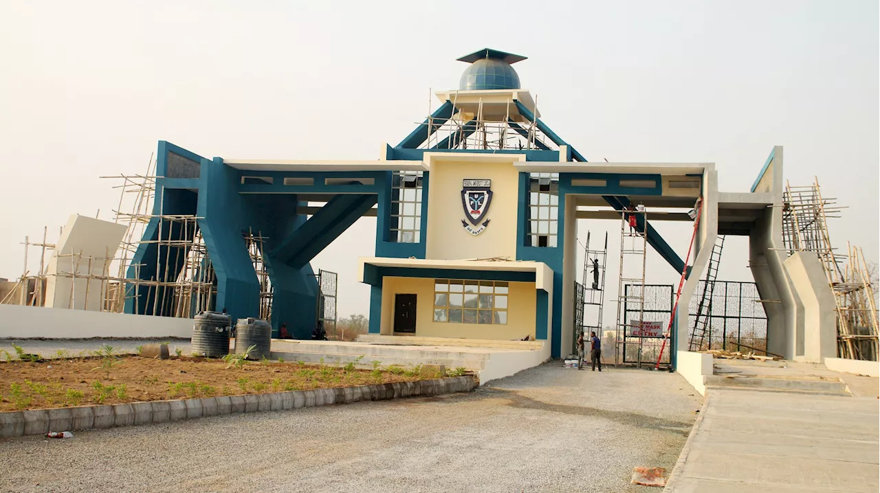 FUL Shuttle Bus Crushed in Fatal Accident, Six Students and Driver Perish