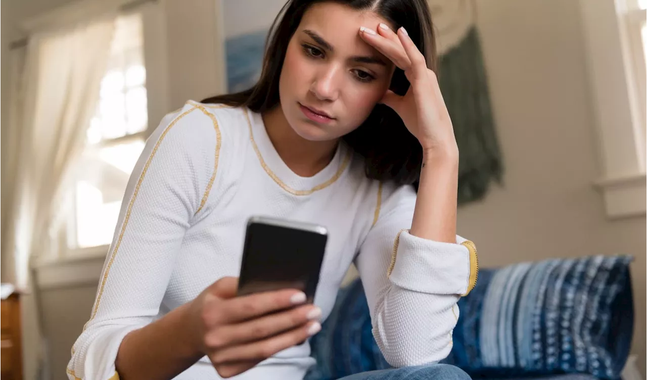 Gen Z's Fear of Phone Calls: The Rise of Telephobia