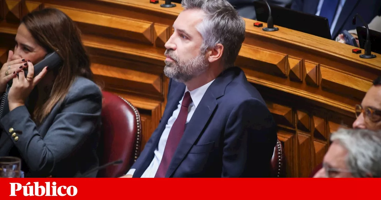 Pedro Nuno Santos pede revisão da gestão dos trabalhos no Parlamento e lembra Santos Silva