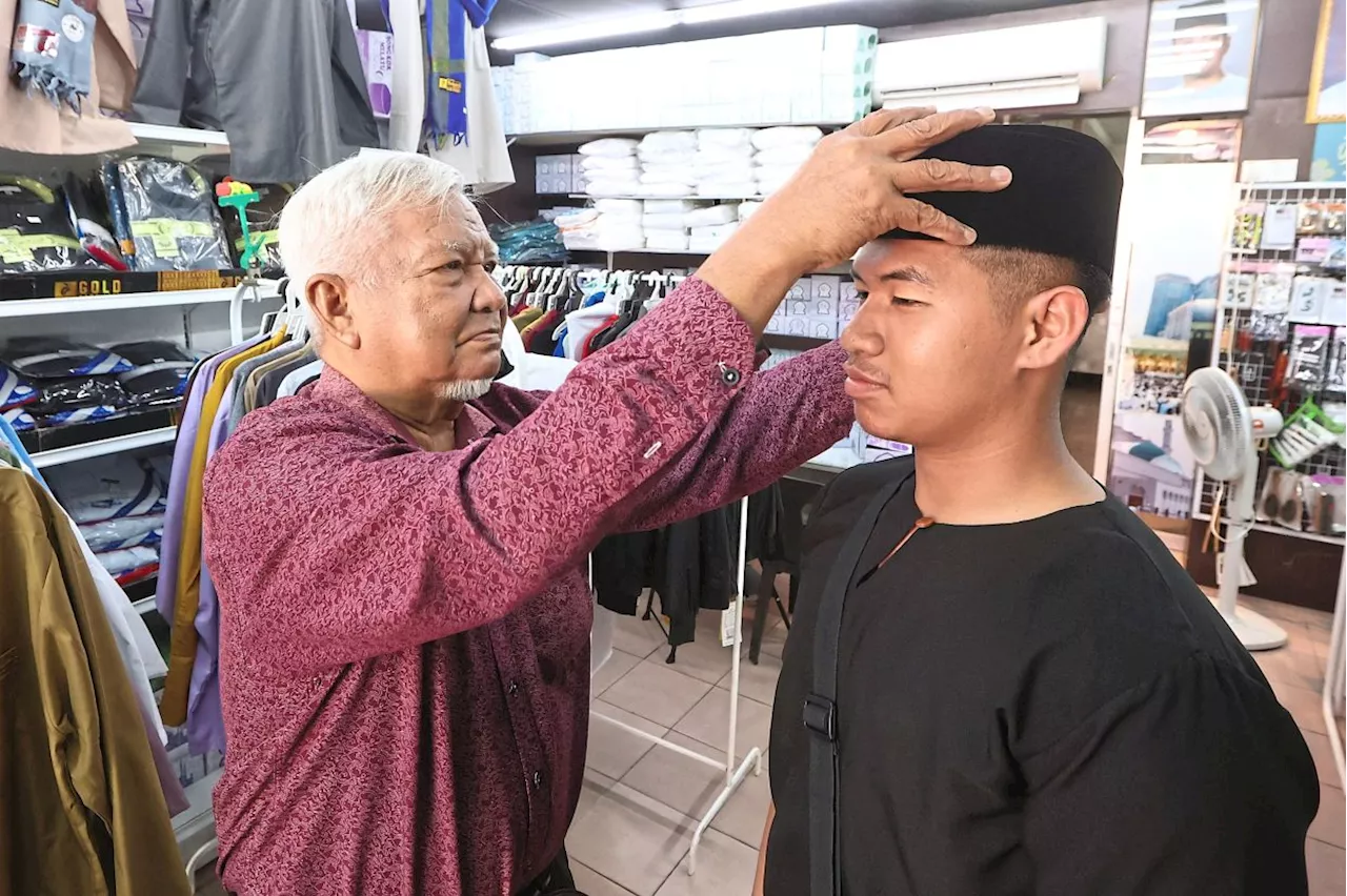 Songkok Demand Soars as School Term Begins