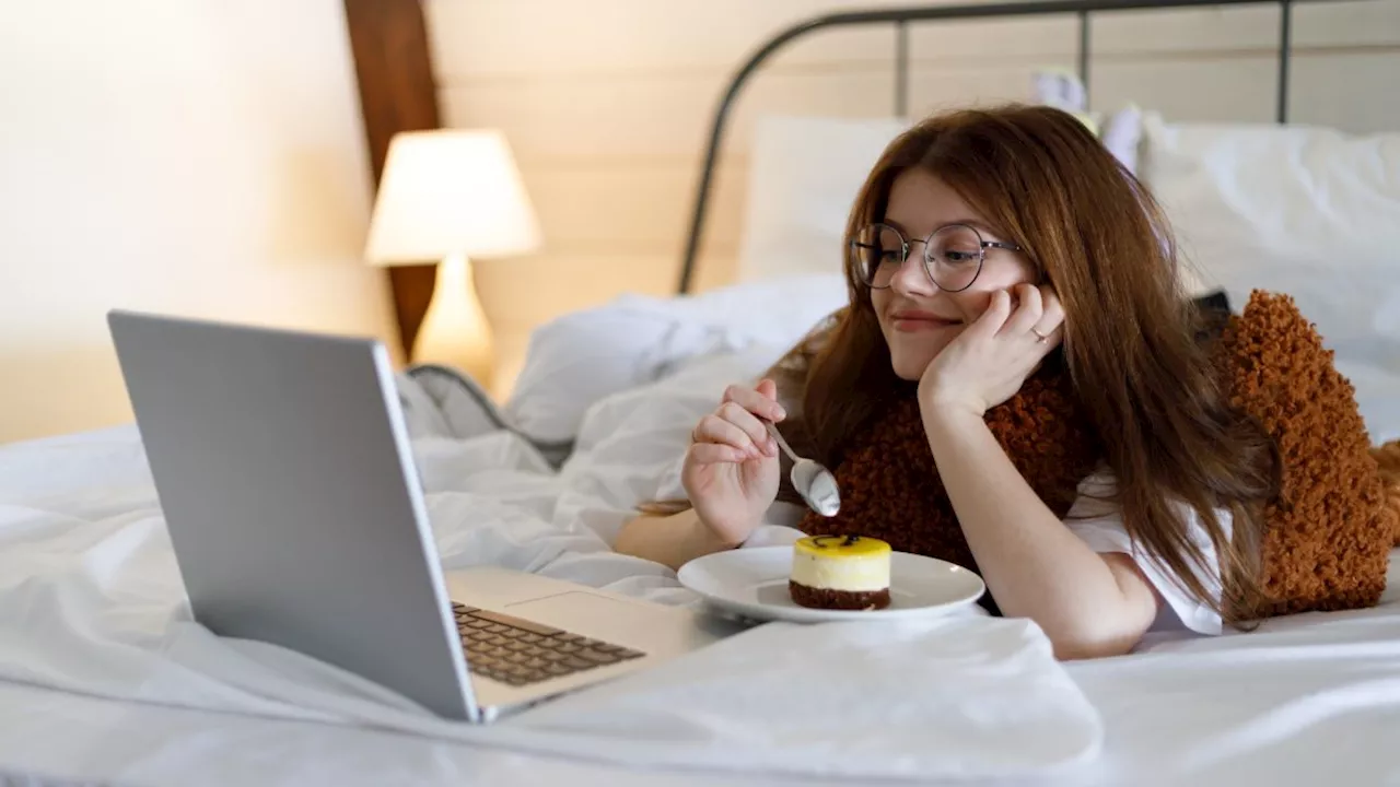 Et si votre série préférée ou votre plat réconfortant cachait une anxiété chronique ?