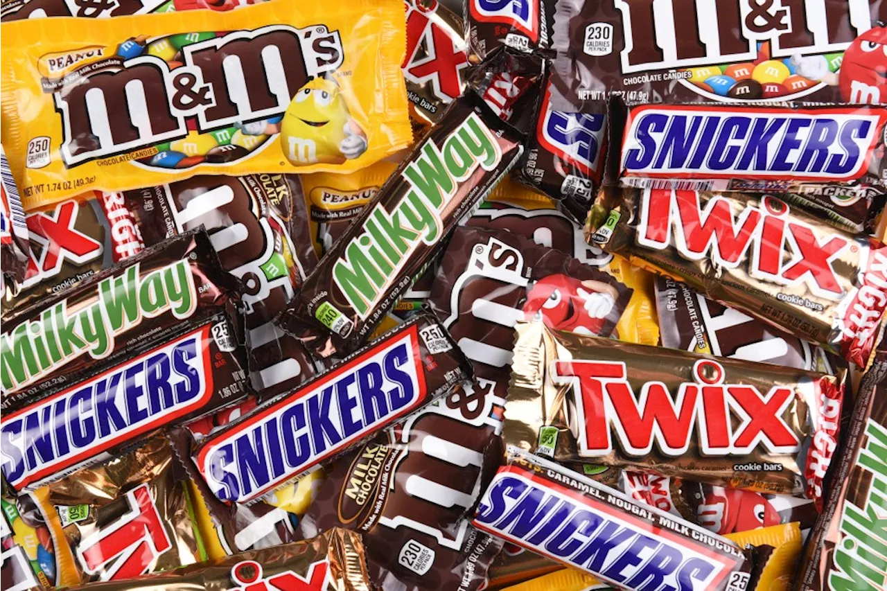 Transform Leftover Halloween Candy into a Delicious 'Hallo-weed' Pie