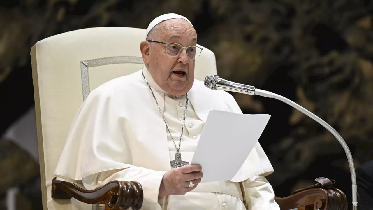 Papa Francesco, il quadro clinico resta complesso: 'Ha una polmonite bilaterale'