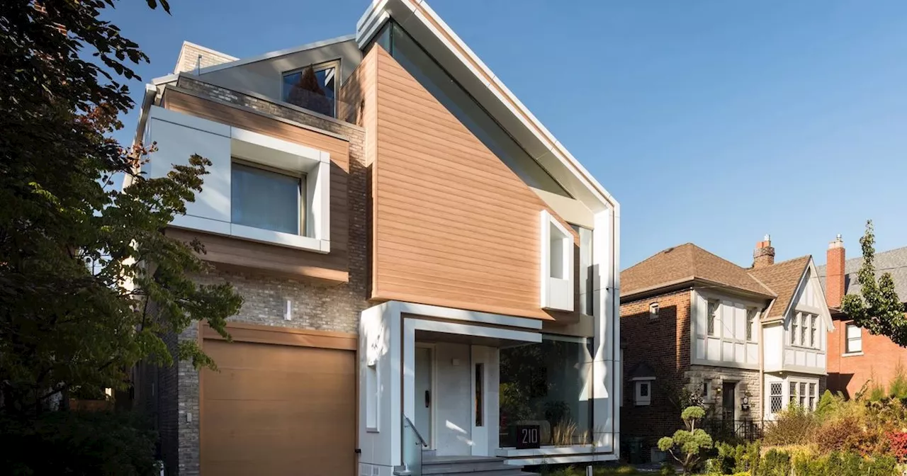 Toronto's 210 Glenayr Road: A Stunning Architectural Masterpiece