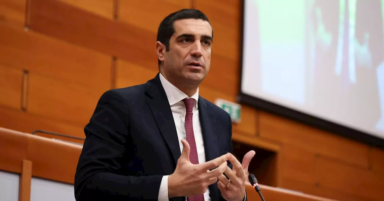 Autonomia differenziata, l’Emilia-Romagna cambia idea e ritira la proposta di Bonaccini: “Binario…