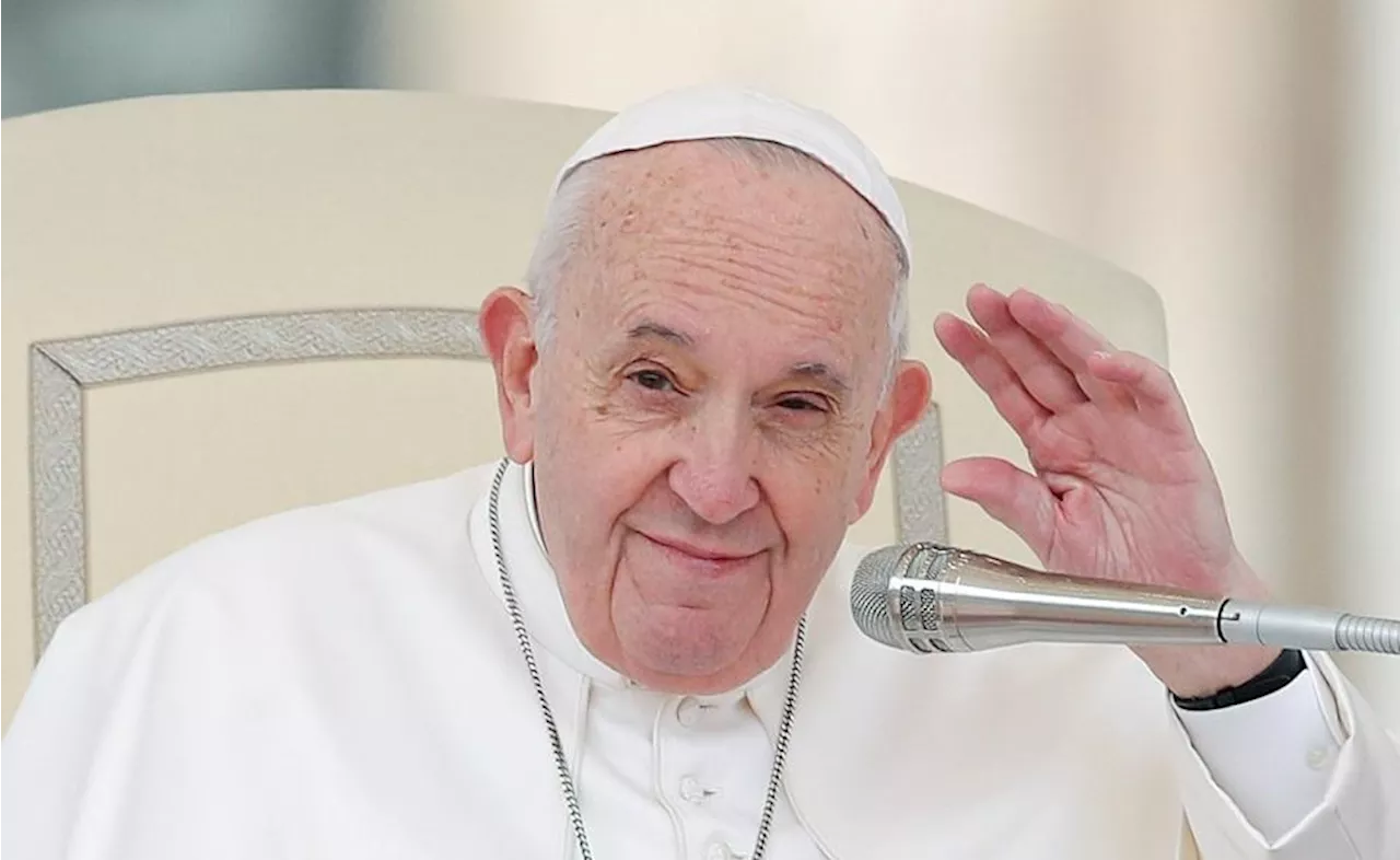 Pope Francis Eats Breakfast on Fifth Day in Hospital With Pneumonia