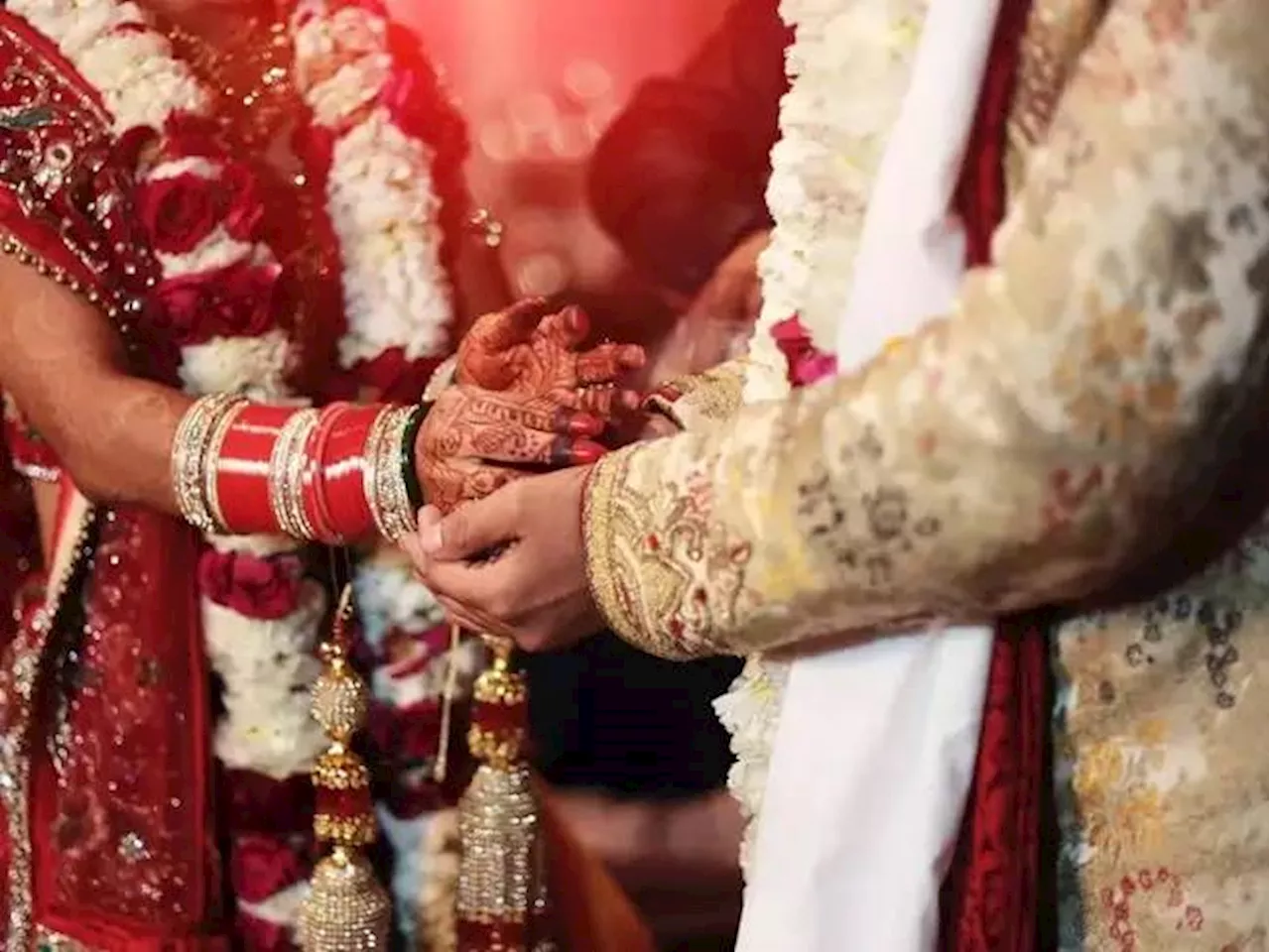 Indian man calls off daughter's marriage over dance performance by groom