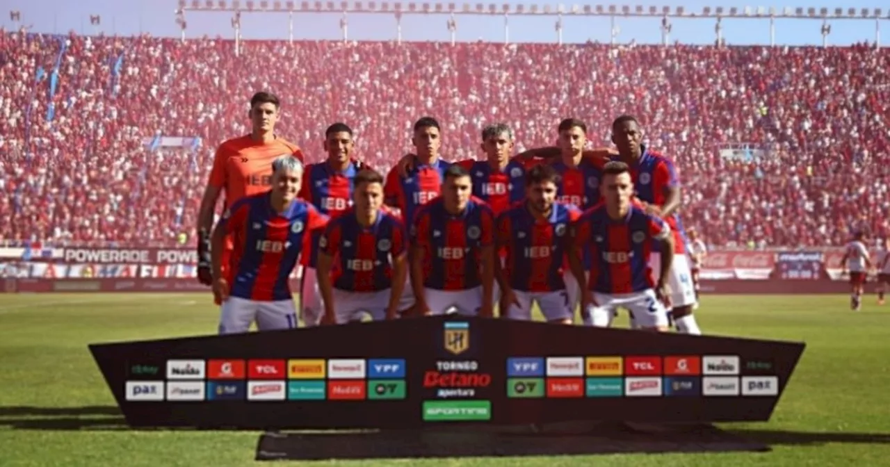 El equipo del Ciclón en el clásico con River