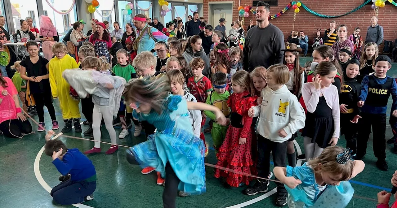 Spaß, Tanz und Akrobatik beim Kinderfasching in Kumhausen