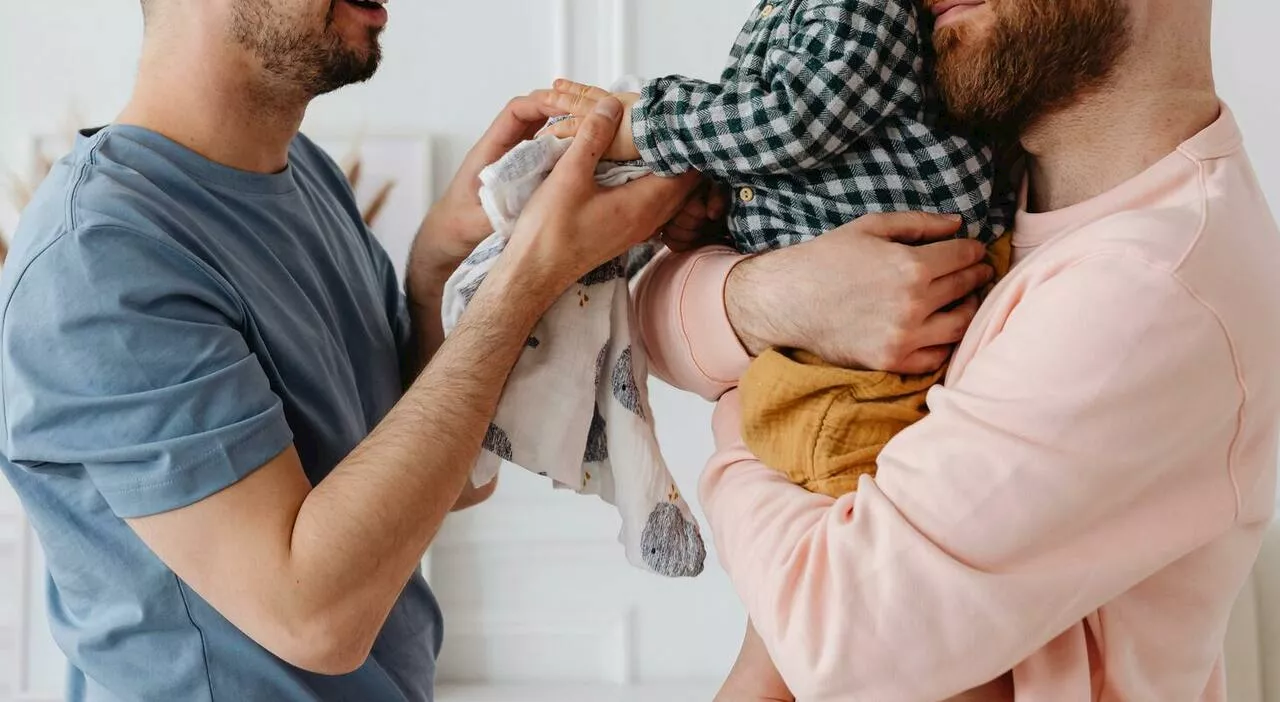 Lucio e Matteo diventano papà: adozione di Bianca, una bambina disabile