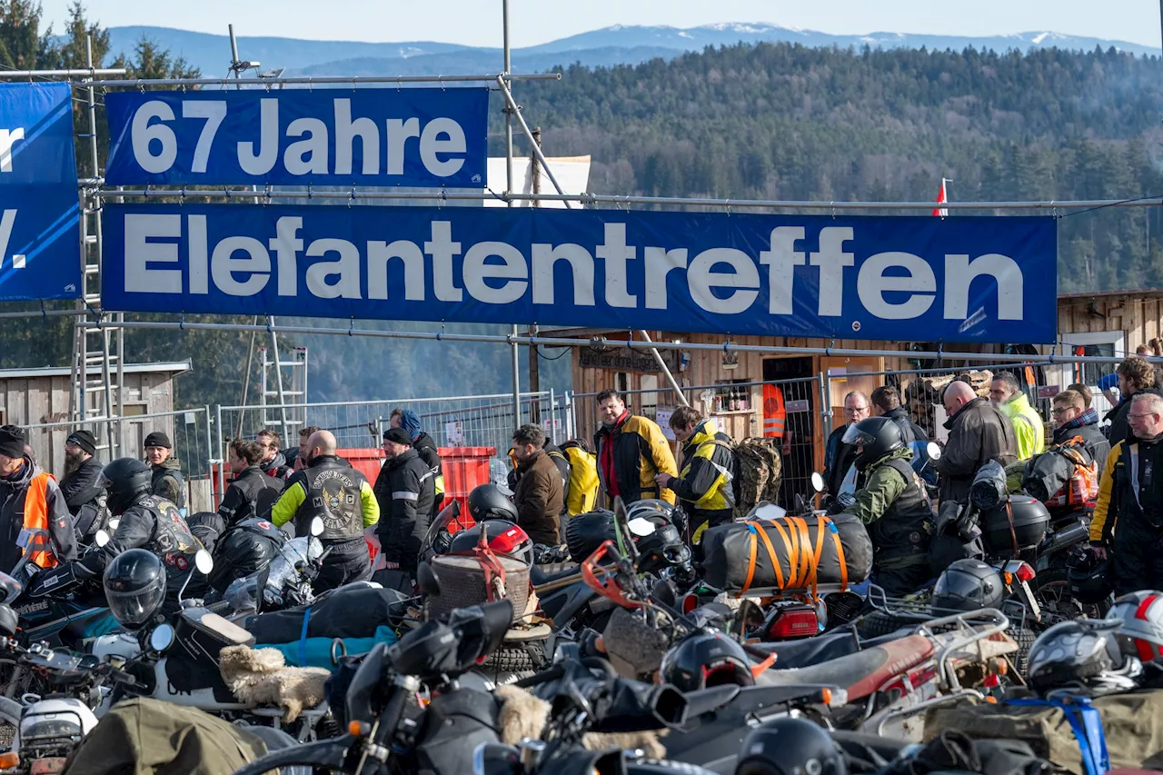 Mehr als 4000 Biker beim Elefantentreffen im Bayerischen Wald