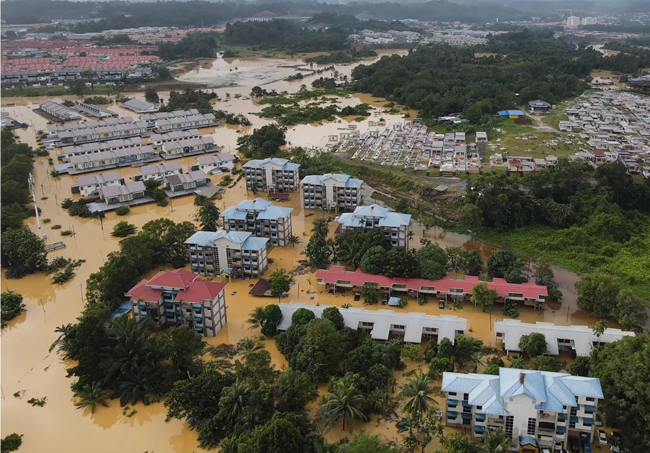Bintulu flood victims push through as Tiong promises swift restoration efforts