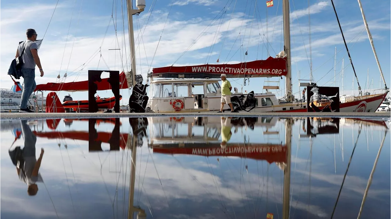 Il veliero di Open Arms salva in mare 64 migranti