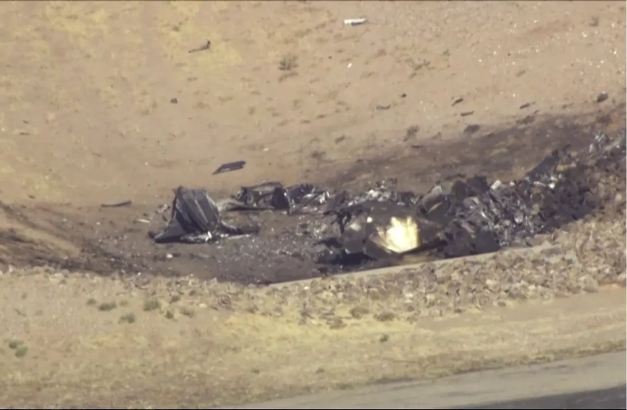 2 killed in midair collision of small planes in Arizona