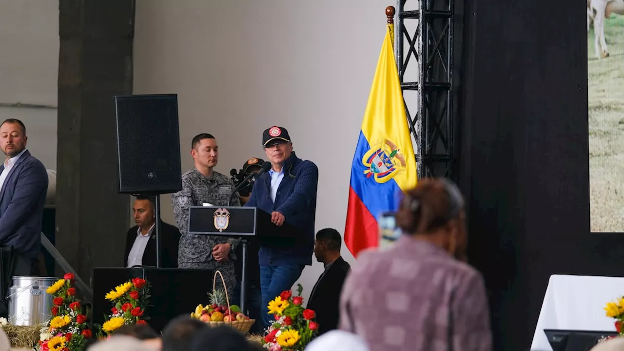 “Si se le ocurre a Trump acabar el TLC, yo lo aplaudo”: Petro