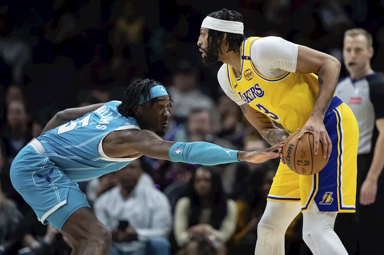 Mark Williams' agent says center 'should have been a given an opportunity' to play for Lakers