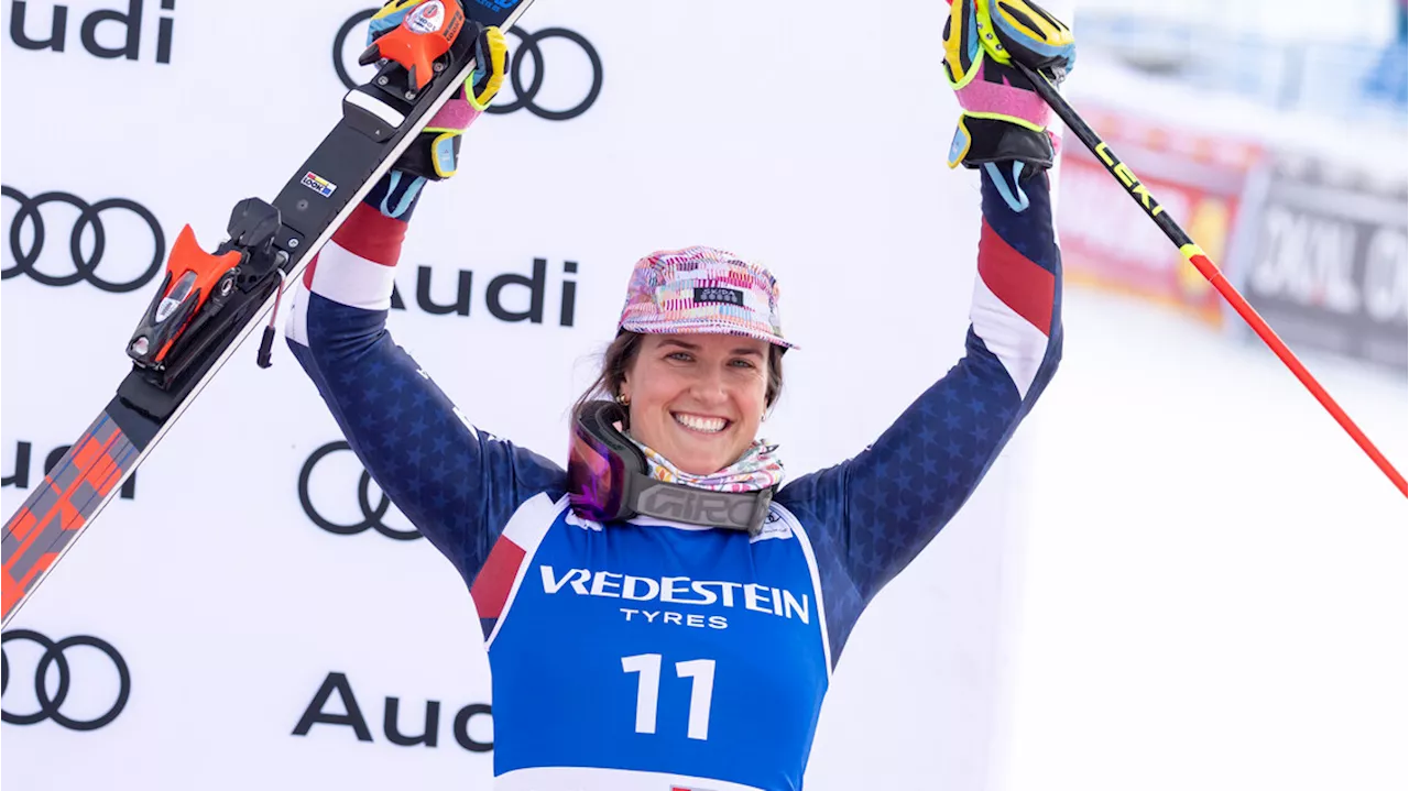 La statunitense Paula Moltzan dopo lo slalom a Sestriere