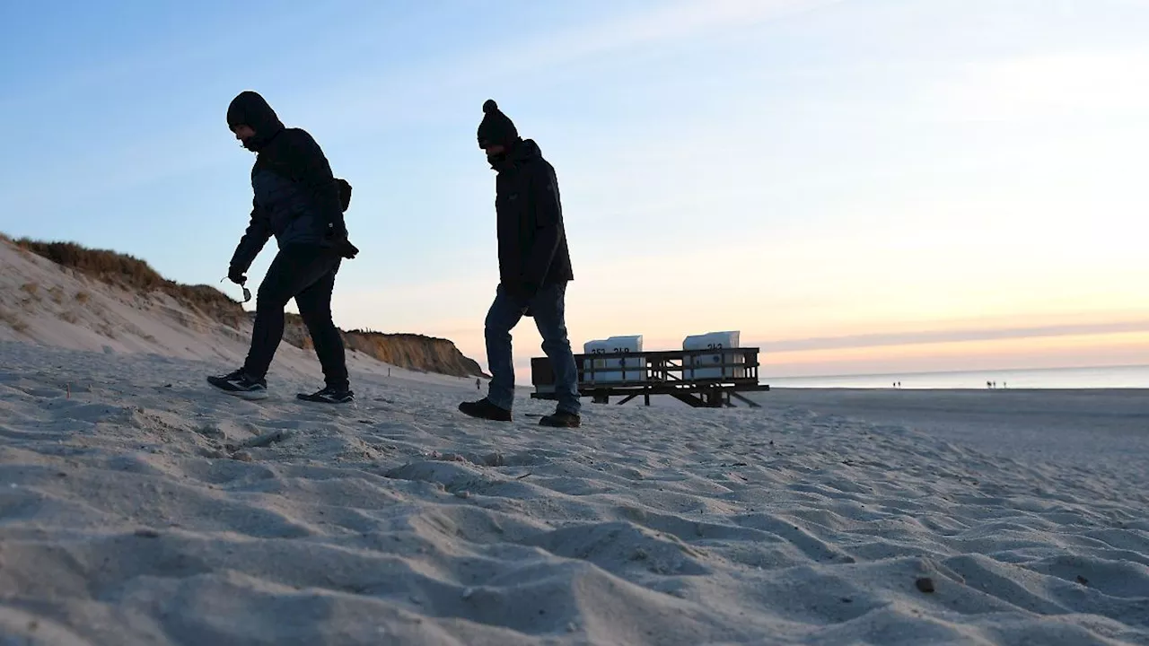 Hamburg & Schleswig-Holstein: Marode Aussichtsplattform auf Sylt abgerissen