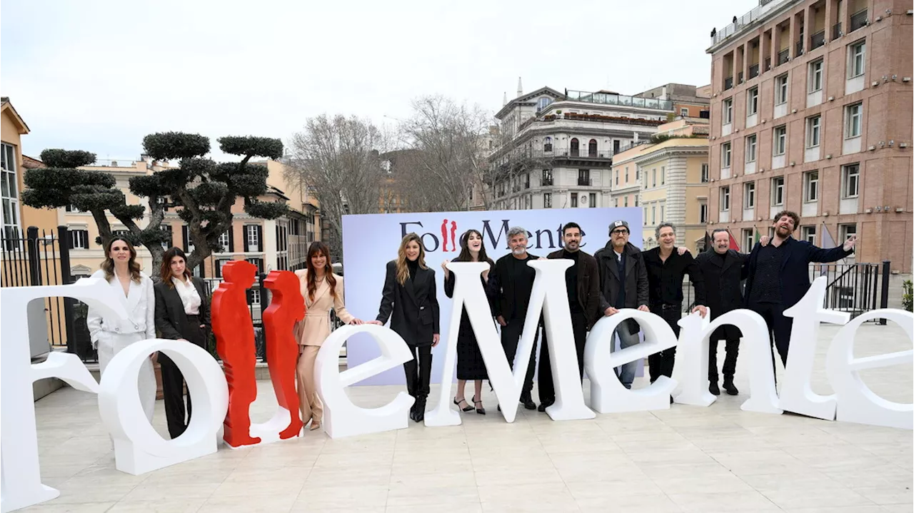 FolleMente smashes box office on opening weekend