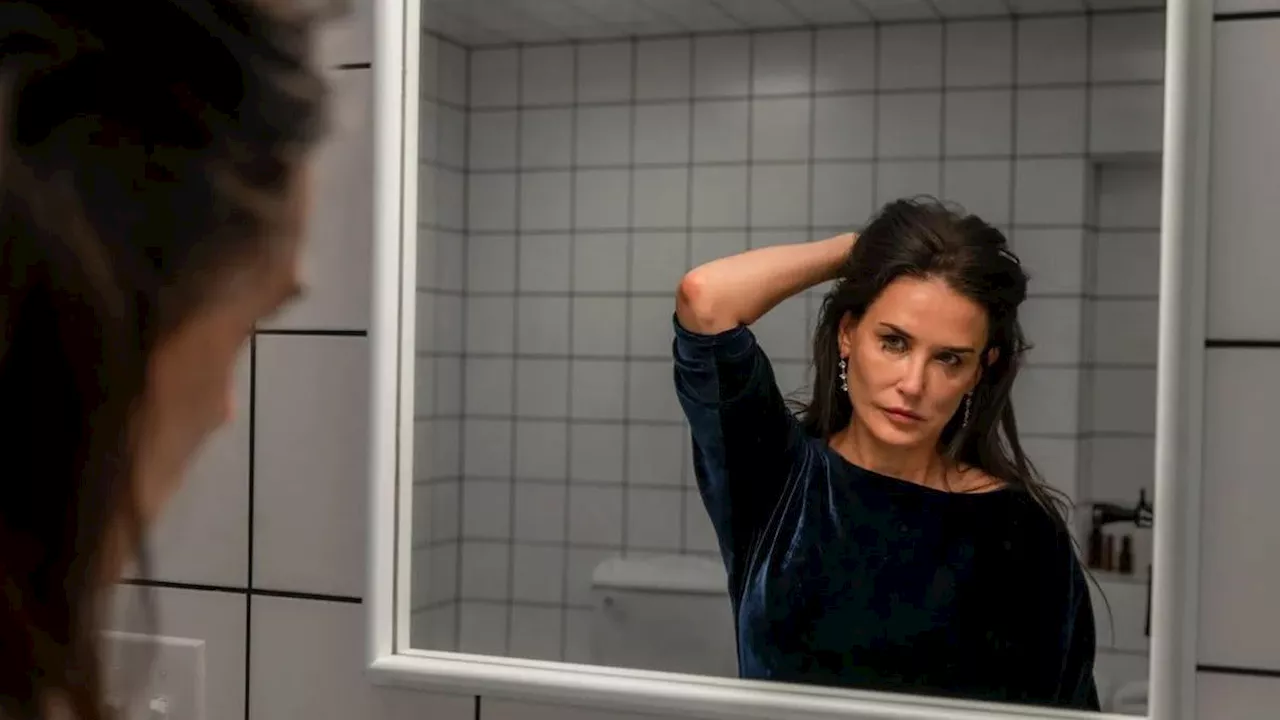 Demi Moore Menang SAG Awards 2025 Lewat The Substance, Pidatonya Soal Masa Kecil Bikin Haru
