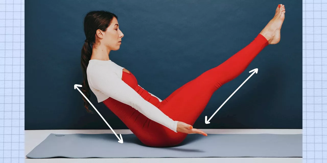 The Right Way to Do Boat Pose If You Really Want to Fire Up Your Abs