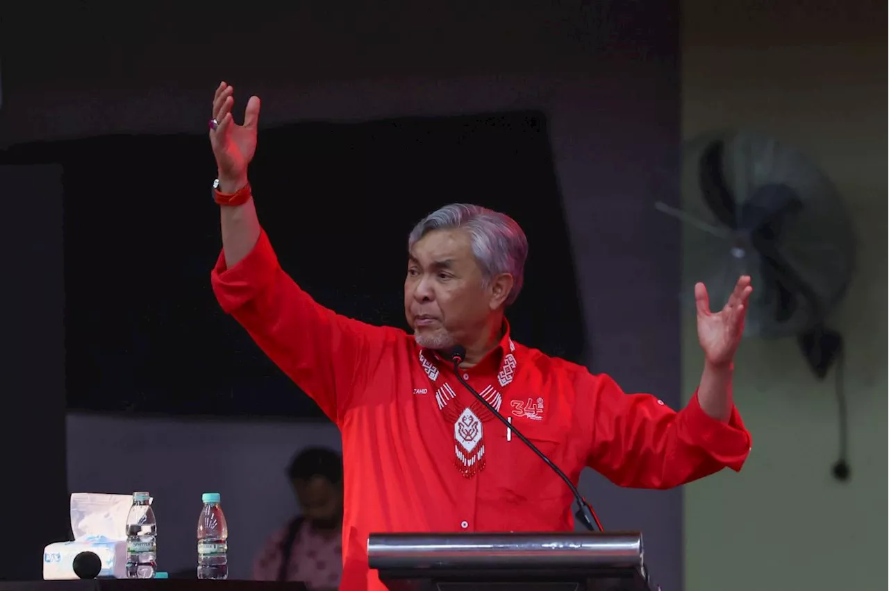 Ahmad Zahid leaves MACC to probe alleged corruption linked to Ismail Sabri’s aides