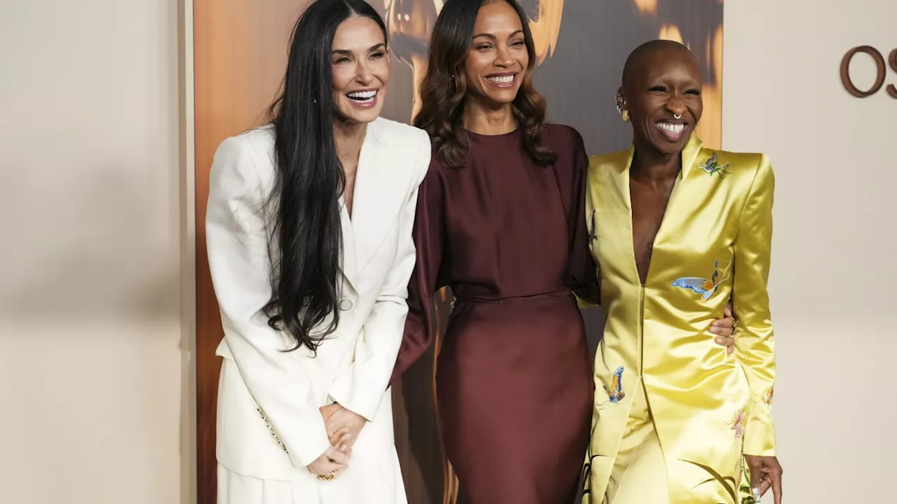 Oscar nominees gather for a chummy night of cocktails, dinner and the annual class picture