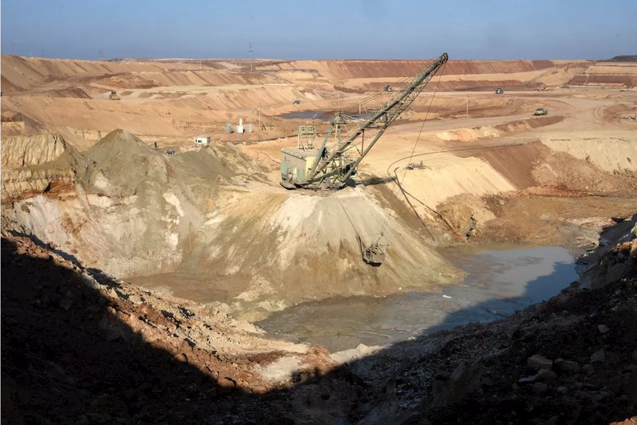 France joining the U.S. in seeking access to Ukraine's minerals; says it's in talks