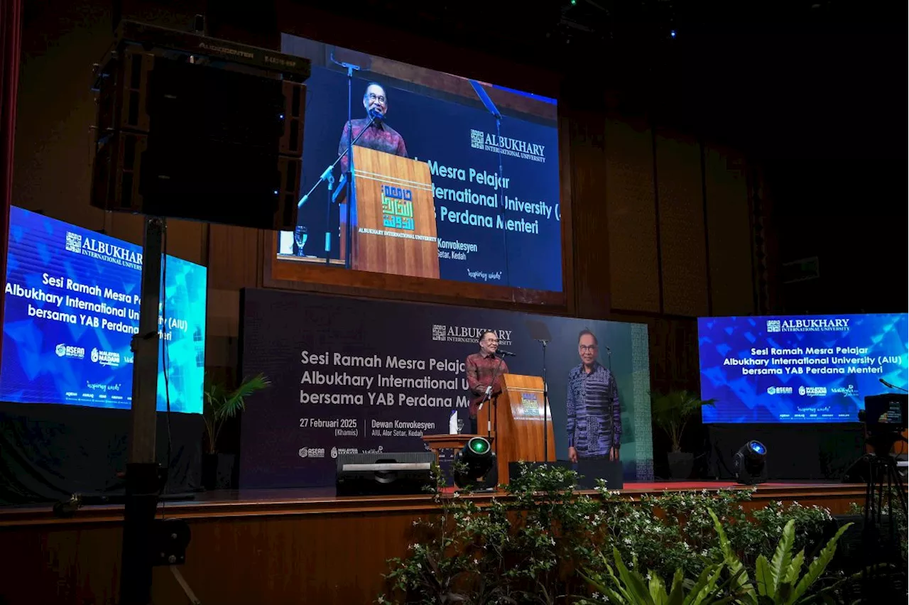 Muslim world experiencing trust deficit, says Anwar