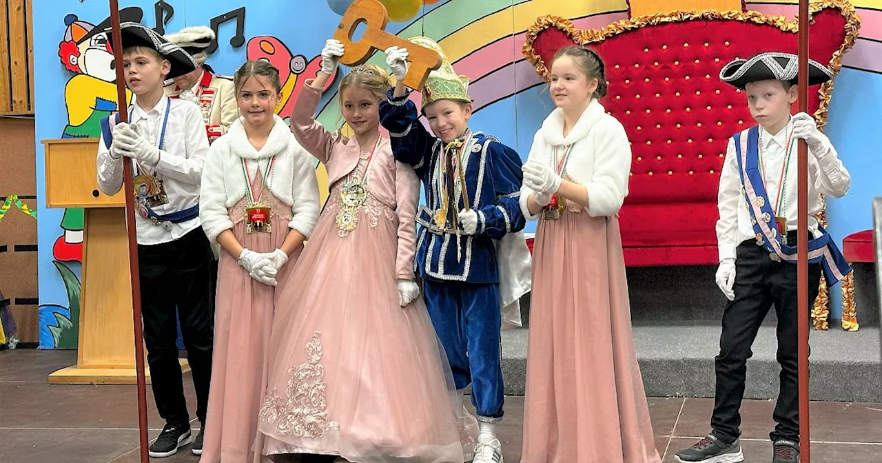 Liveticker zum Karneval im Kreis Höxter: Steinheims Grundschüler erobern den Schulschlüssel
