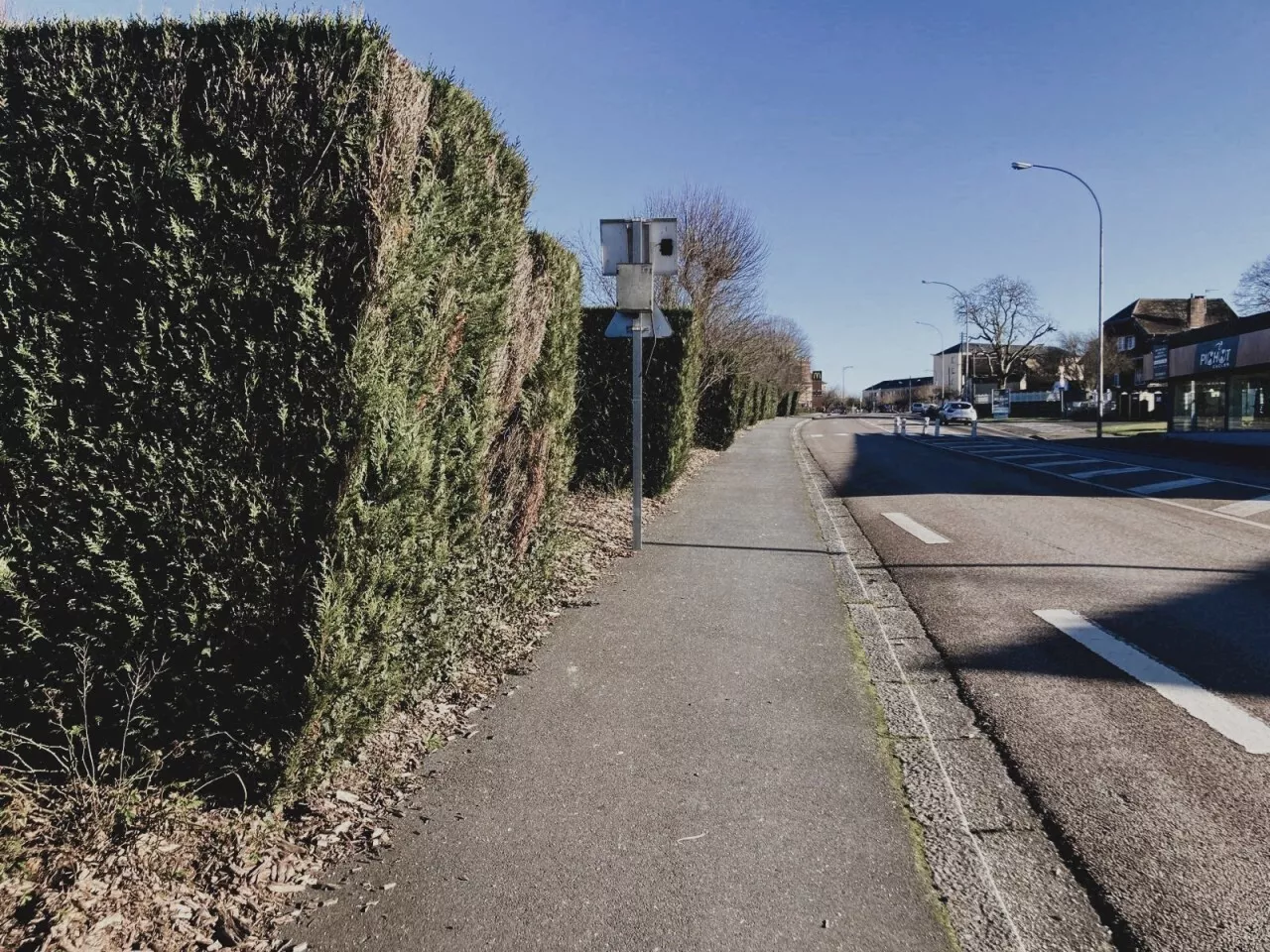 Agression à L’Aigle: Trois Jeunes Agressent Deux Collégiens et Volent leur Téléphone