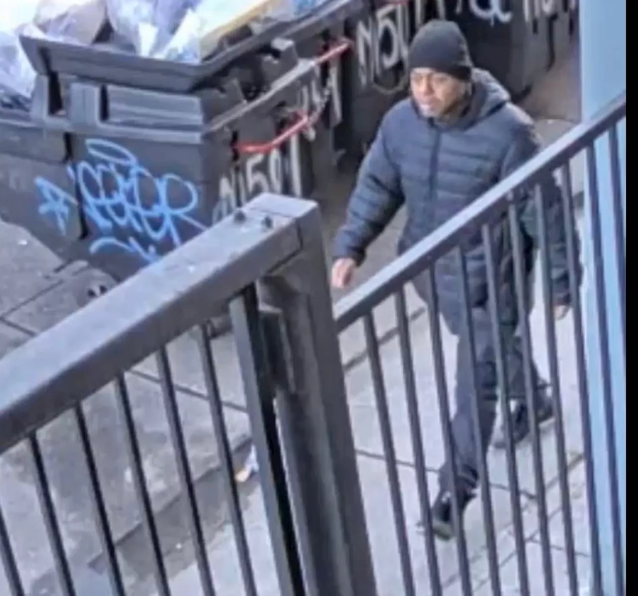 Police Seek Pervert Who Sexually Assaulted Child in Harlem After Offering Cigarettes