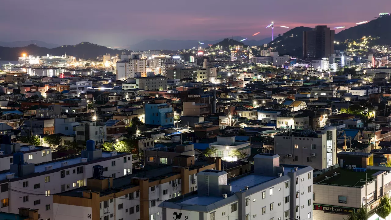 South Korea's High Household Debt: A Growing Concern for the Bank of Korea