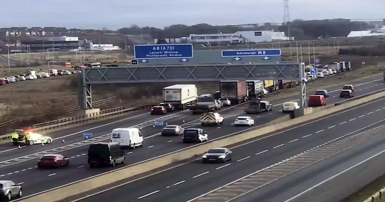 M8 Near Glasgow Shut Down After Reports of Man with Weapon