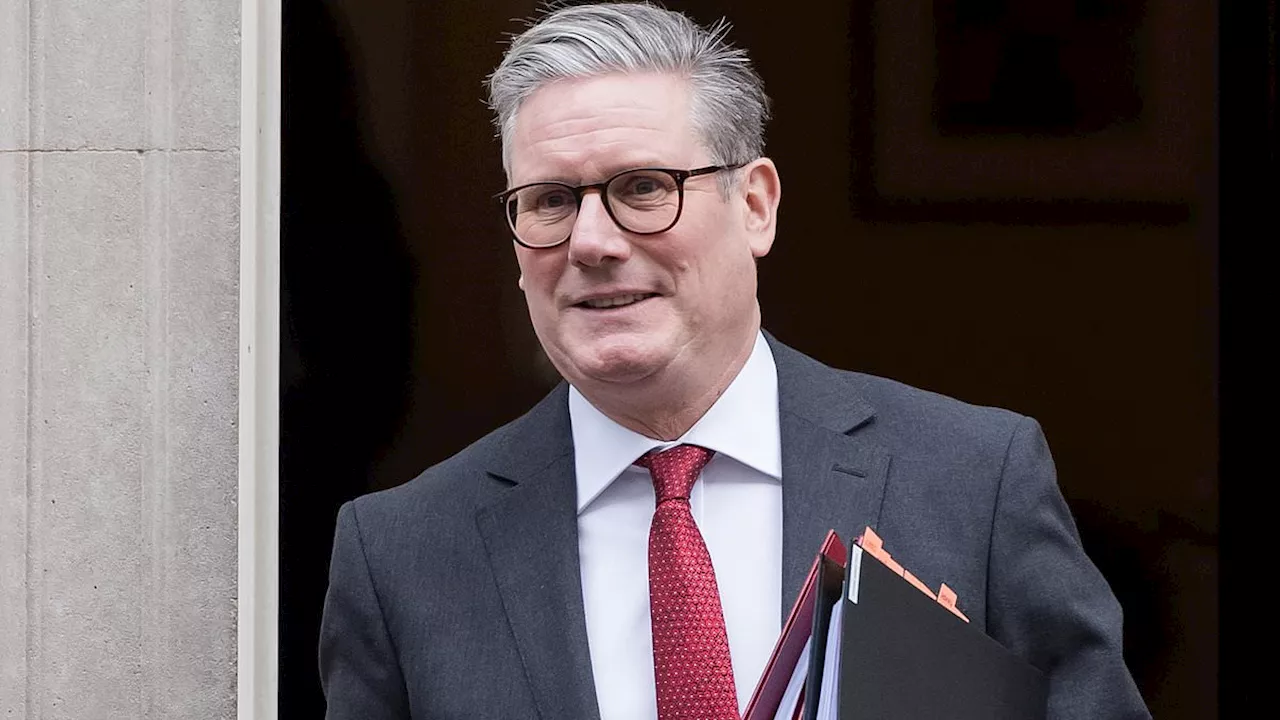 Labour Leader Starmer Compared to 'HR Manager' by Chief of Staff