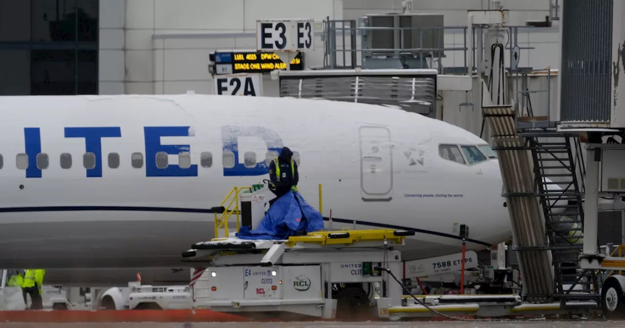 Passengers Evacuated After Engine Fire on United Airlines Flight in Houston