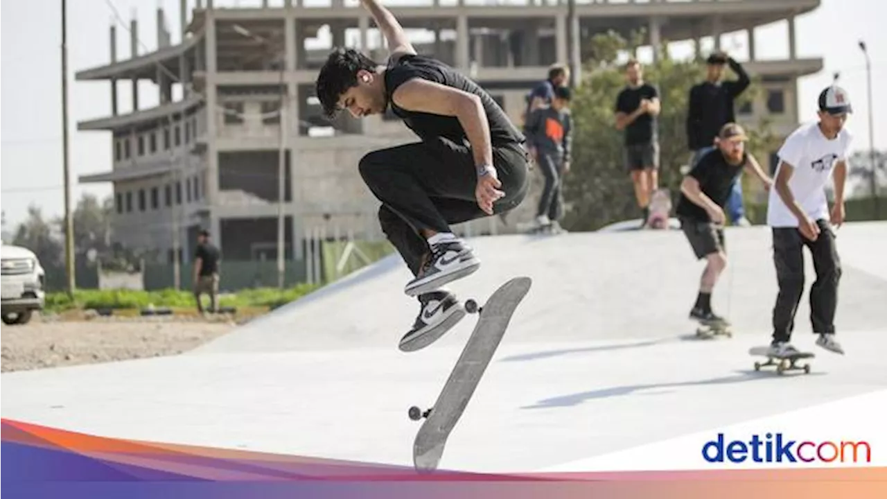 Antusiasme Anak Muda Jajal Skatepark Pertama di Baghdad Irak