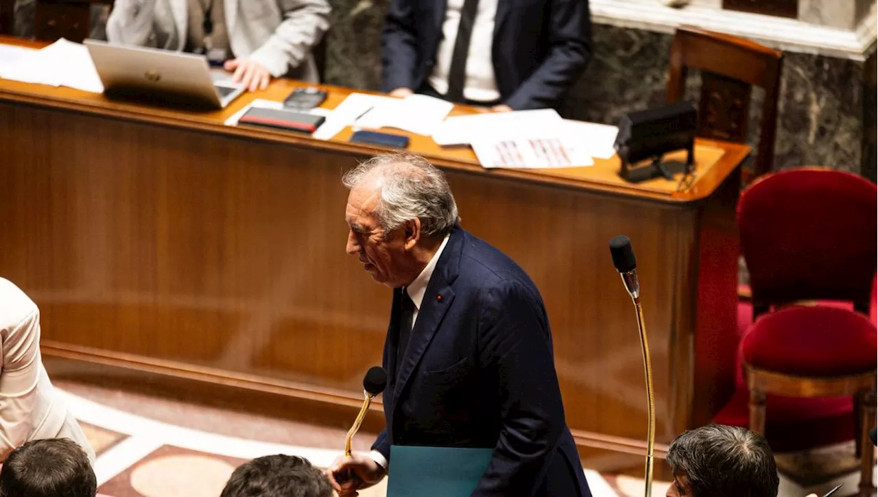 Menacé par la censure, François Bayrou mise tout sur le 49.3