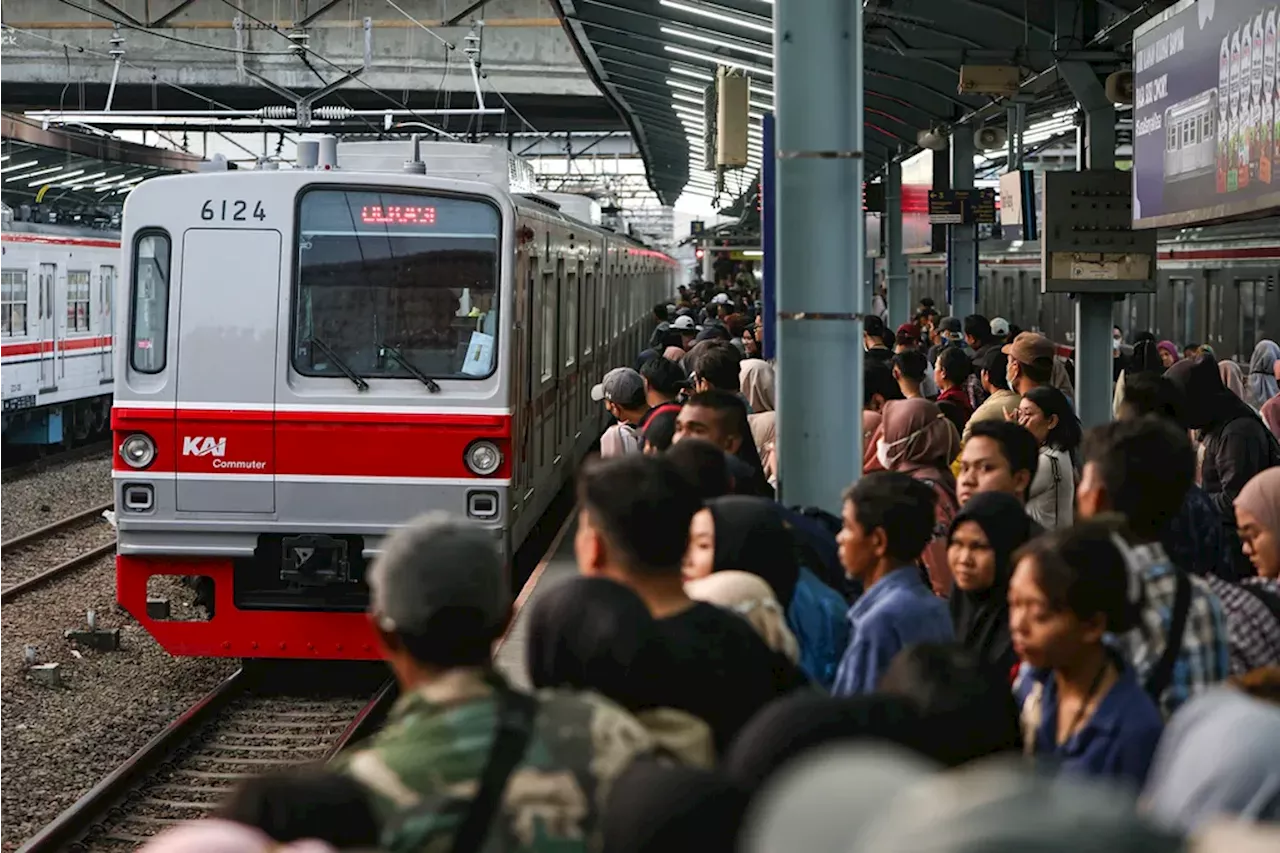 Pengguna Bertambah, Apakah KRL Jabodetabek Memadai?