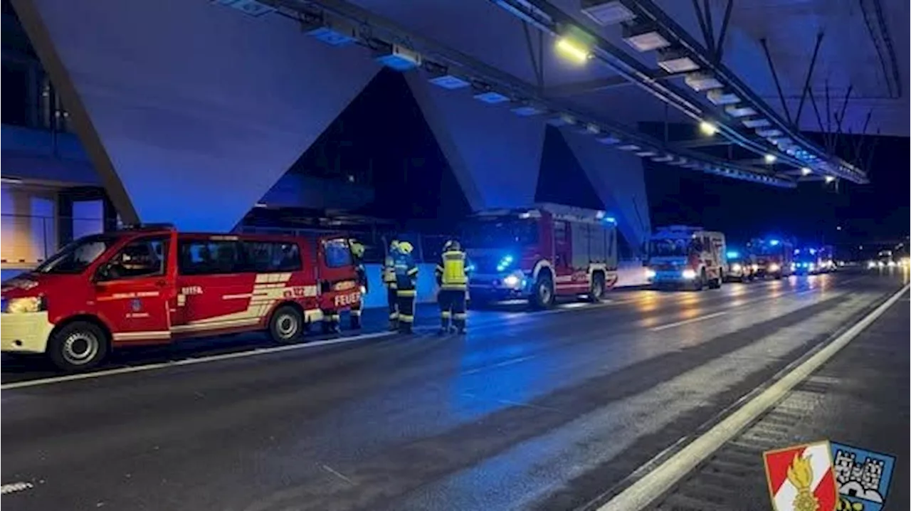  Fahrerloser Lkw blockierte Gleinalmtunnel