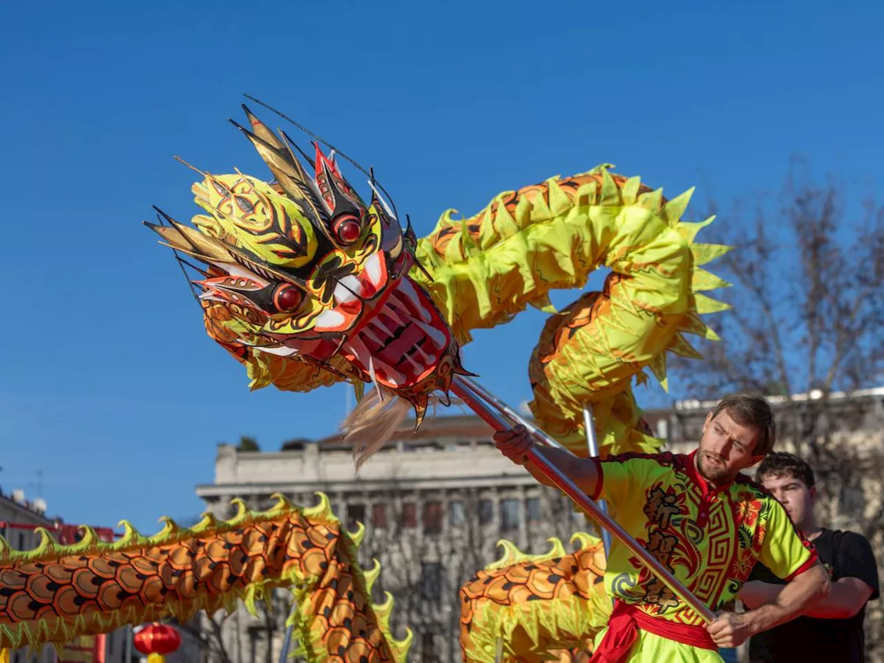 Milano si tinge di rosso e oro: il Capodanno cinese conquista la città