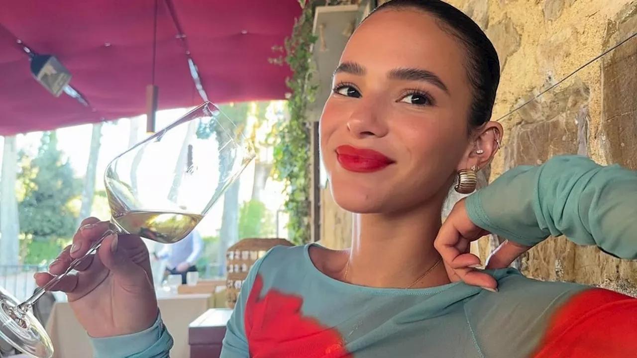 Presença Discreta de Bruna Marquezine em Festa de João Guilherme Divide Opiniões na Web