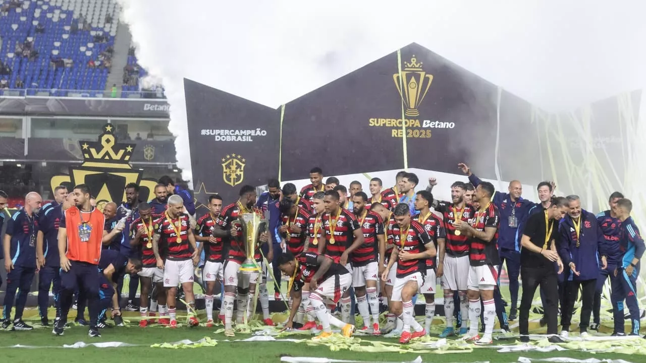 Flamengo recebe 1 milhão de dólares da Conmebol por título da Supercopa Rei