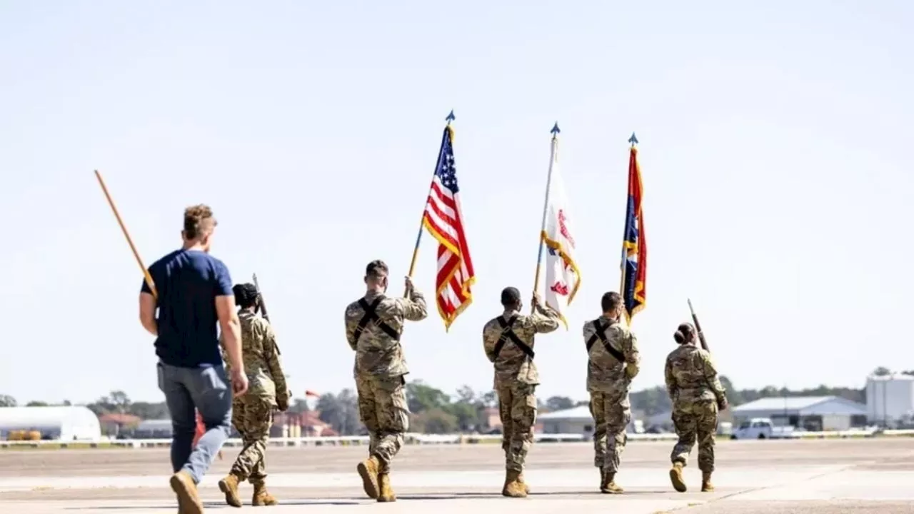 Trump envía militares a Guantánamo para preparar el traslado de migrantes