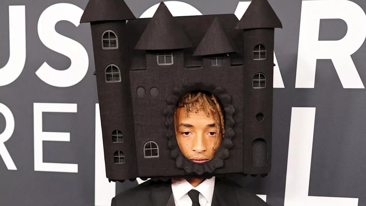 Jaden Smith Datang ke Grammy Awards 2025 Sambil Bawa-Bawa Kastil di Kepala