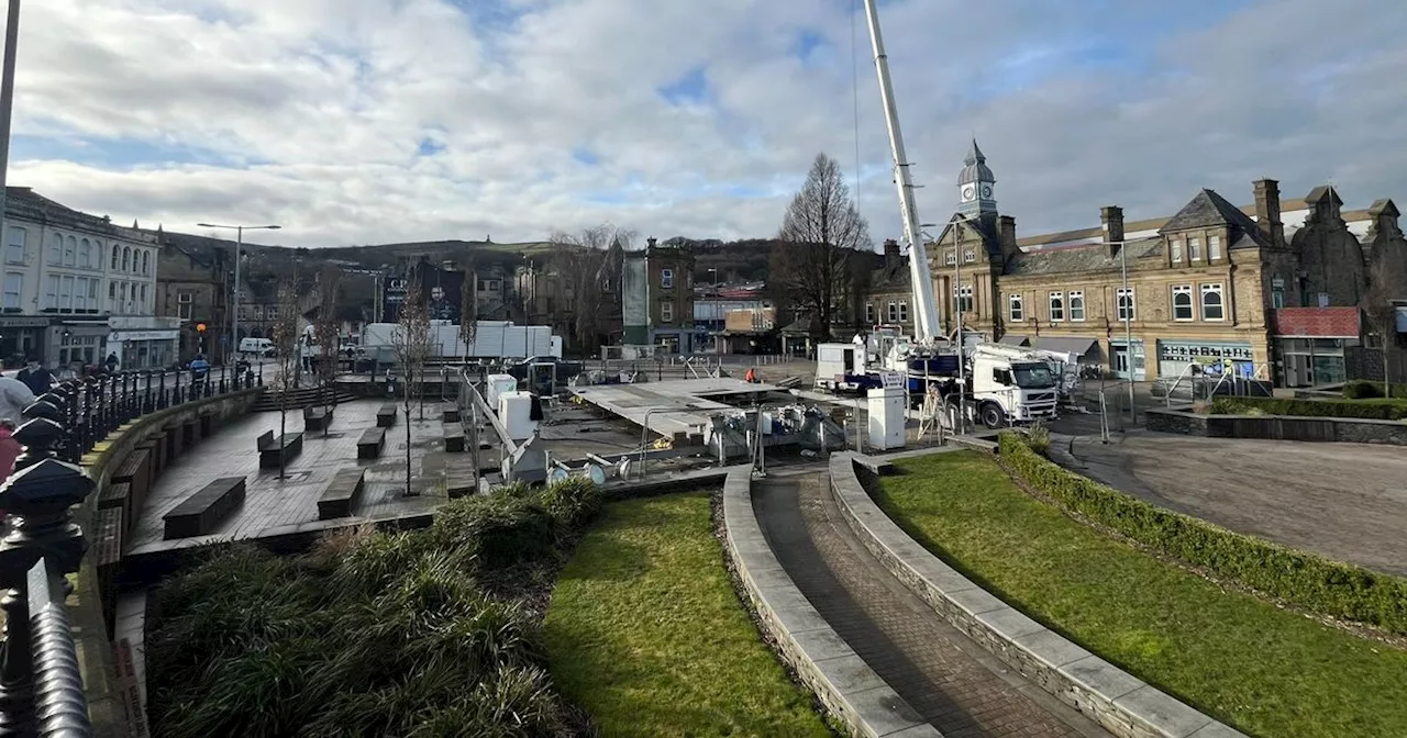 Huge crane arrives in Darwen to set up massive big wheel for weekend