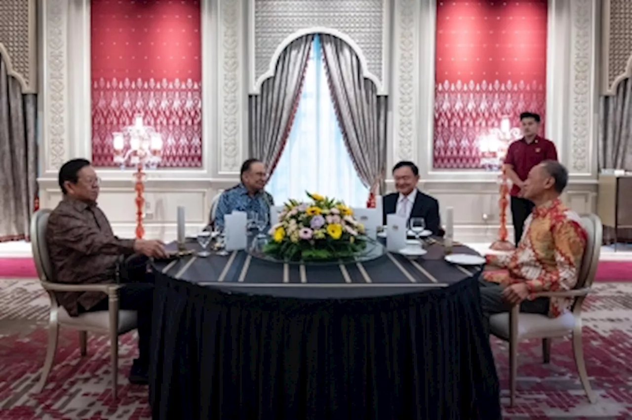 Anwar Discusses Myanmar and Cryptocurrencies with Ex-Thai PM Thaksin