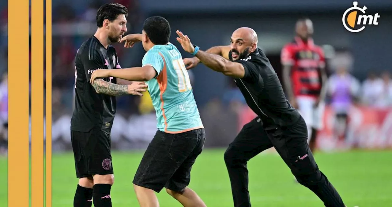 ¡Lo logró! Aficionado 'burló' al guardaespaldas de Lionel Messi para poder abrazarlo |VIDEO