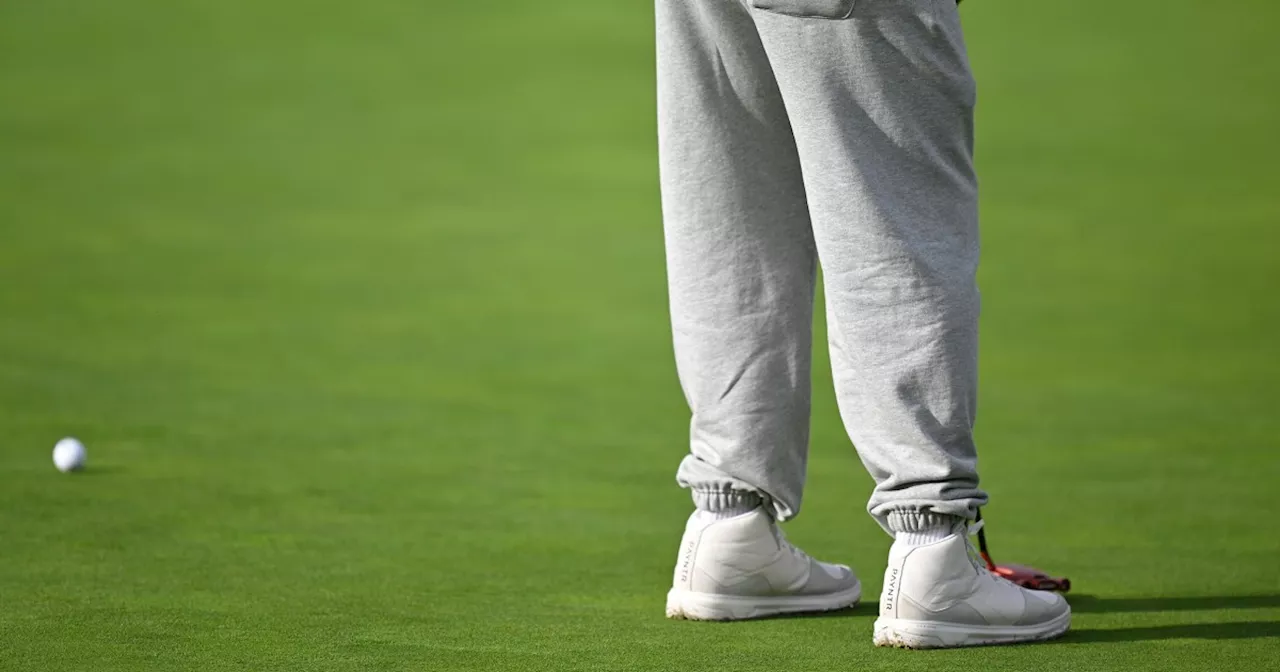 Golf pro Jason Day wore sweatpants at Pebble Beach and caused a furor among fans