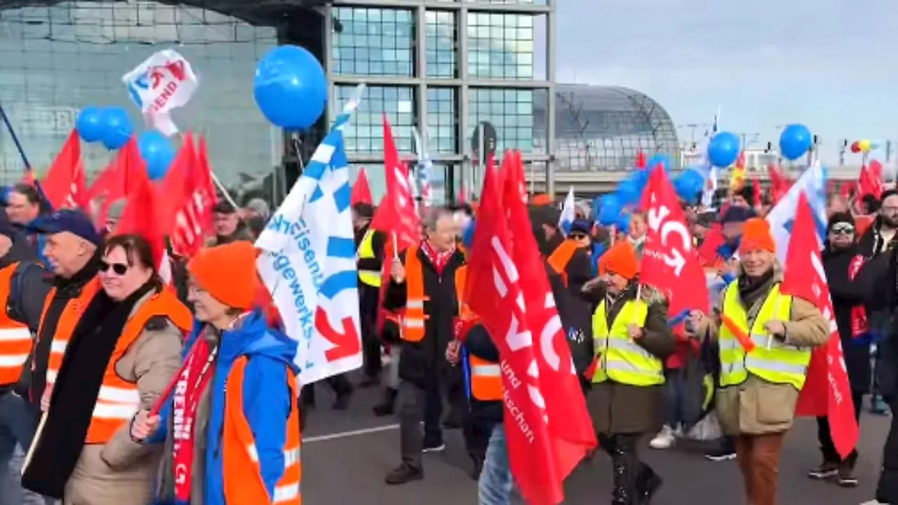 Protest gegen Unions-Plan in Berlin: Rund 1000 Eisenbahner demonstrieren gegen Zerschlagung